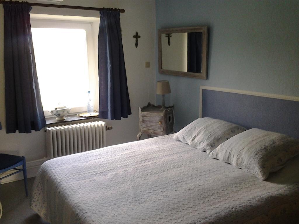 Chambres D'Hotes De La Quairelle Gerpinnes Rum bild